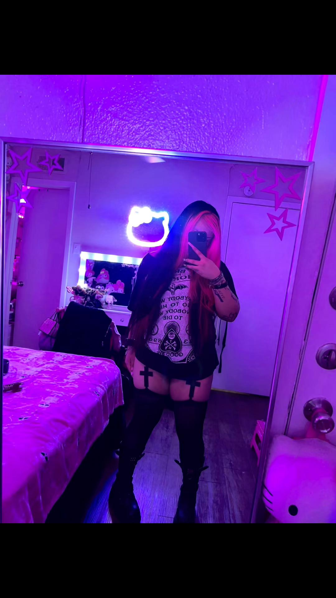 @Mia𖤐
