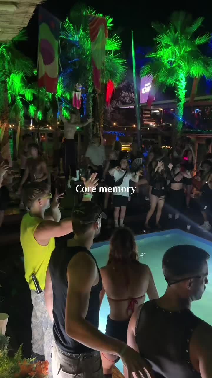 @Elli