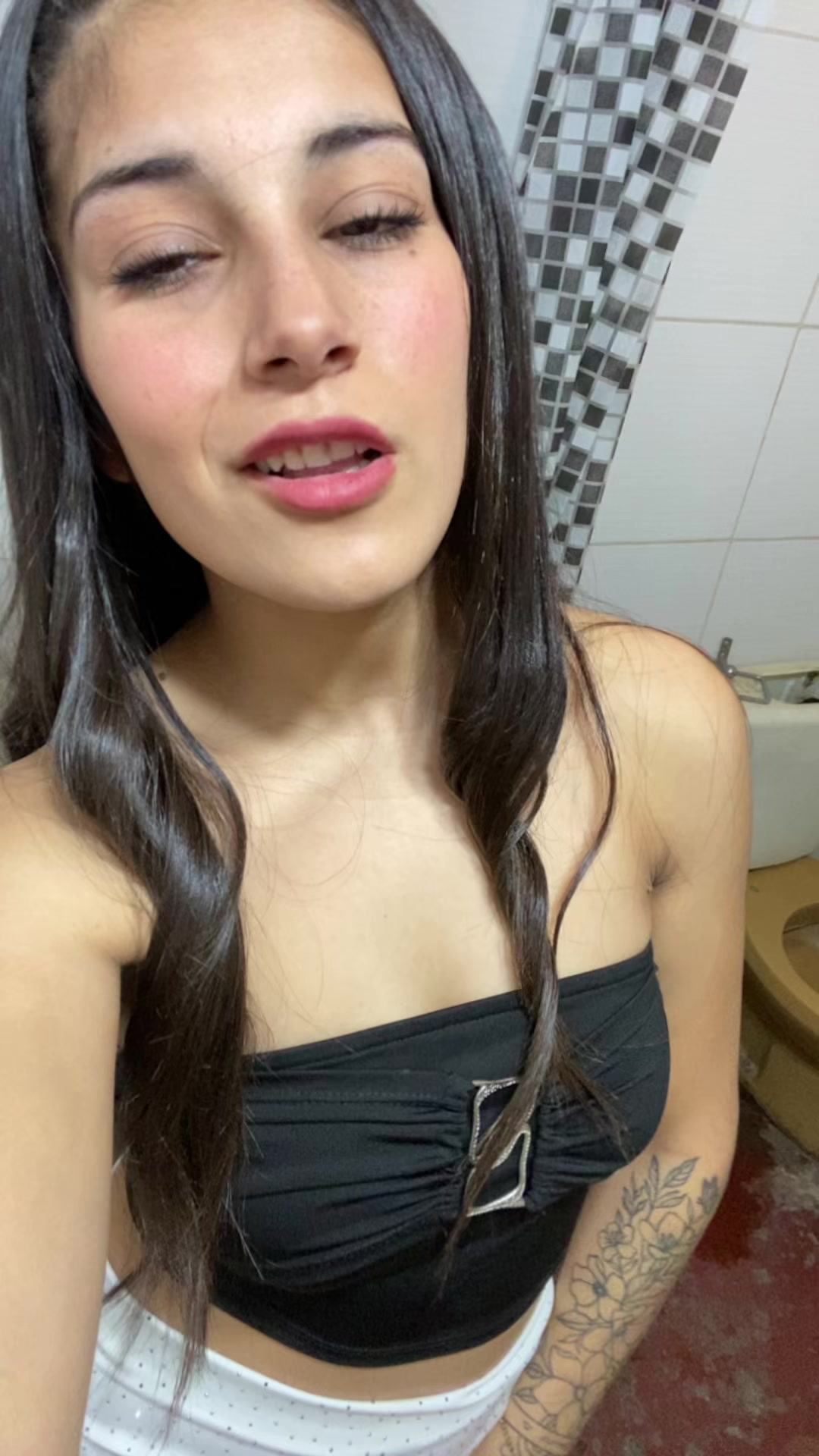 @𝑳𝒖𝒄𝒊𝒂 𝑴𝒂𝒄𝒂𝒓𝒆𝒏𝒂😘
