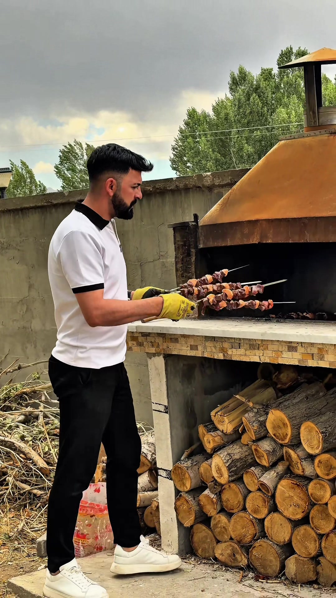 @Rojvandemir