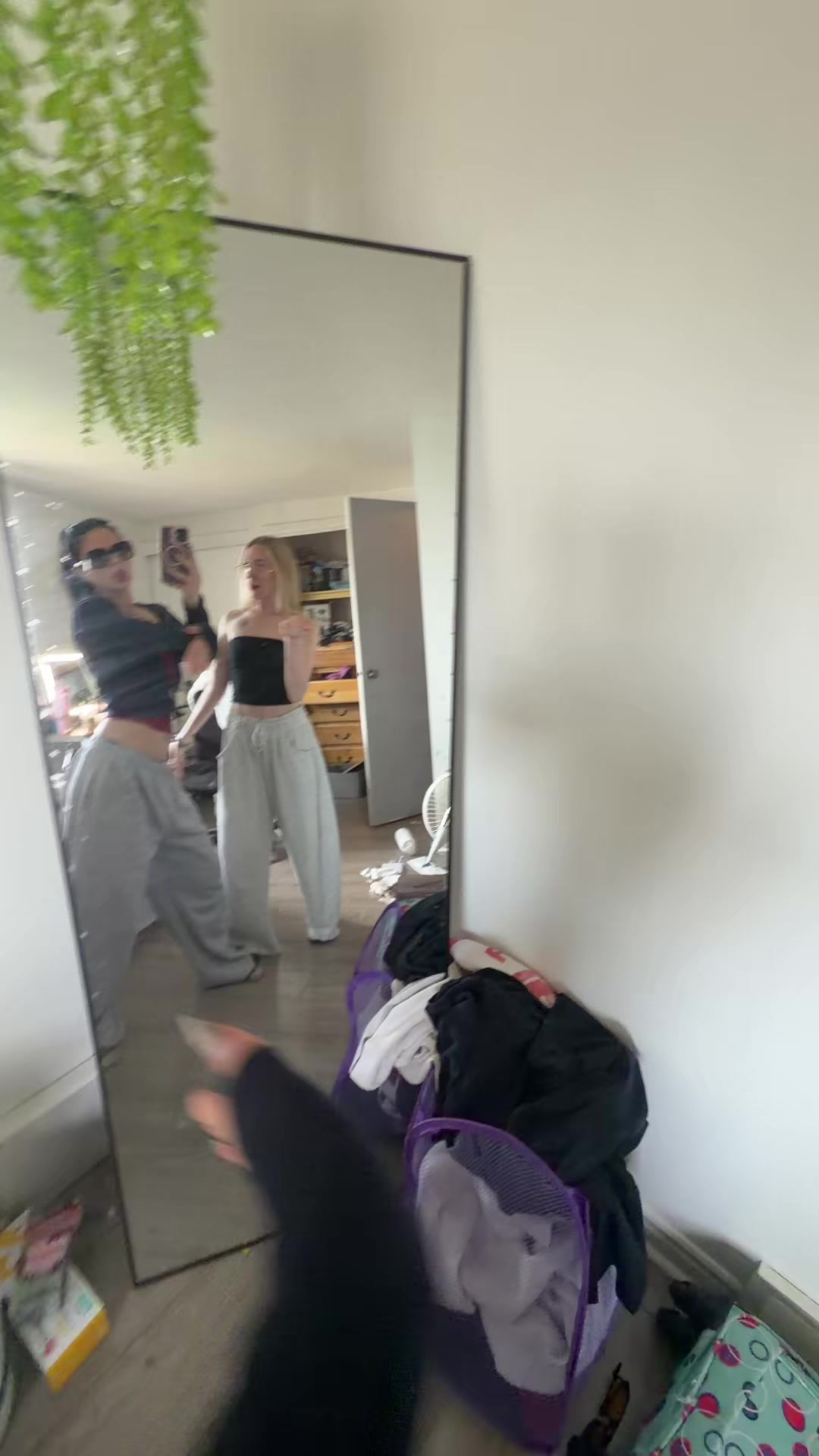 @leftcheekqueef