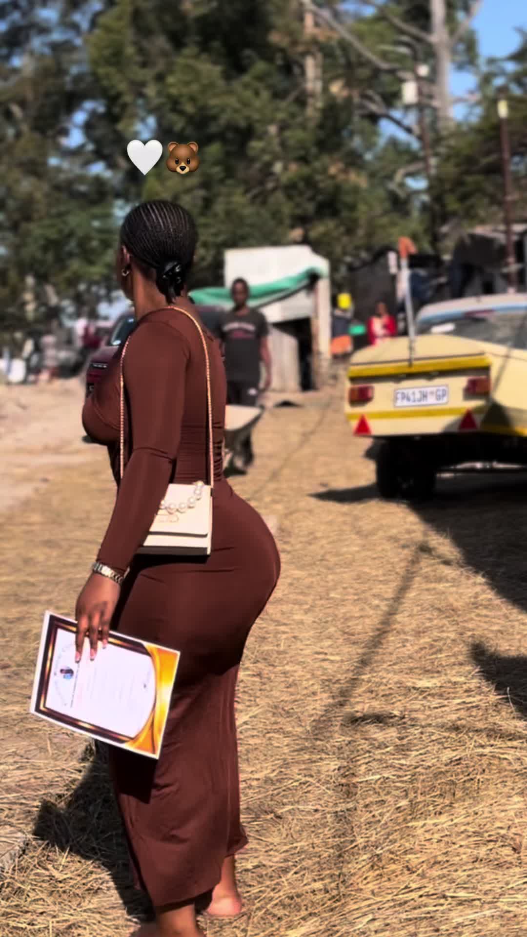 @Yonela _Qayiso