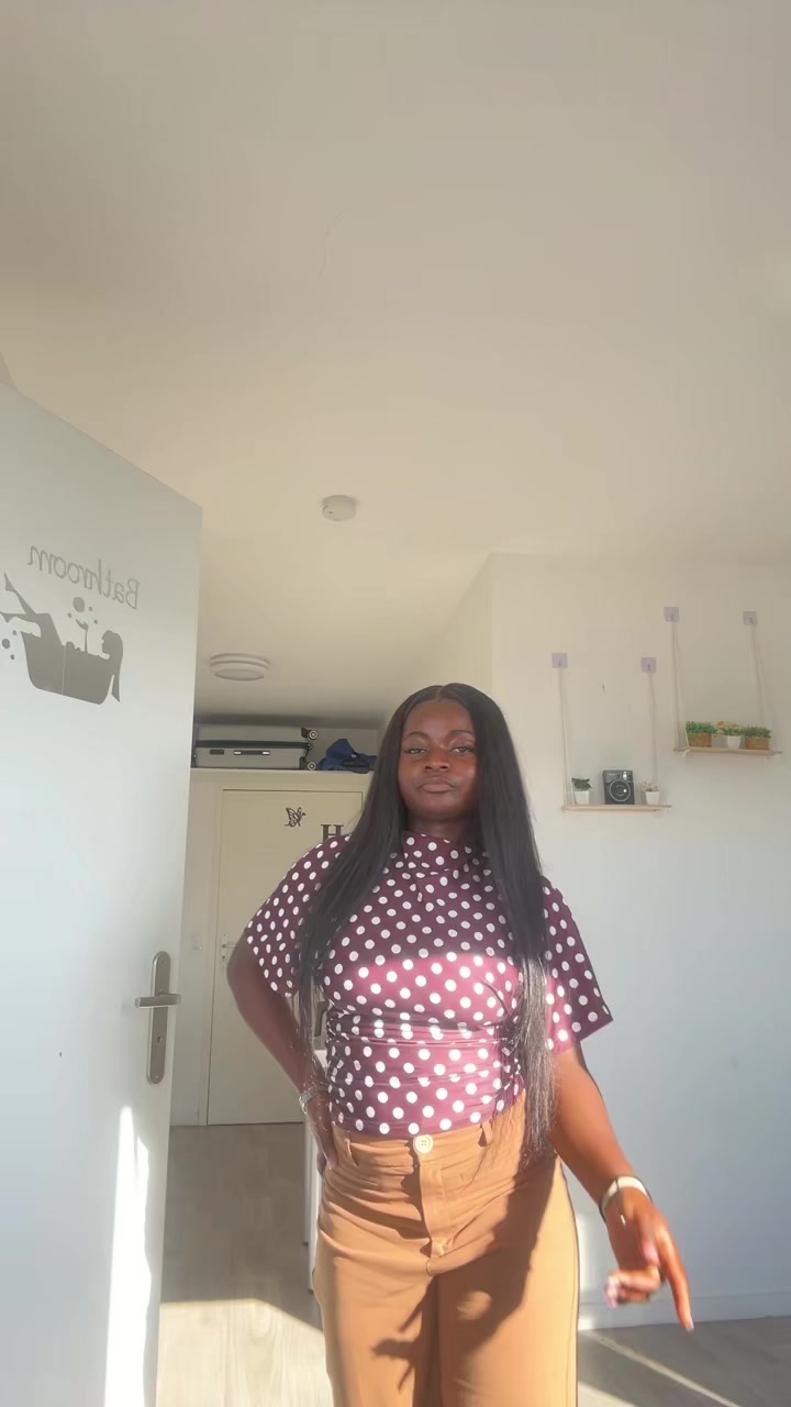 @C Sarah🇨🇲⟭⟬