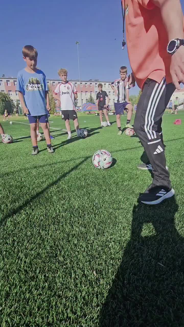@Trener Dryblingu Piłkarskiego