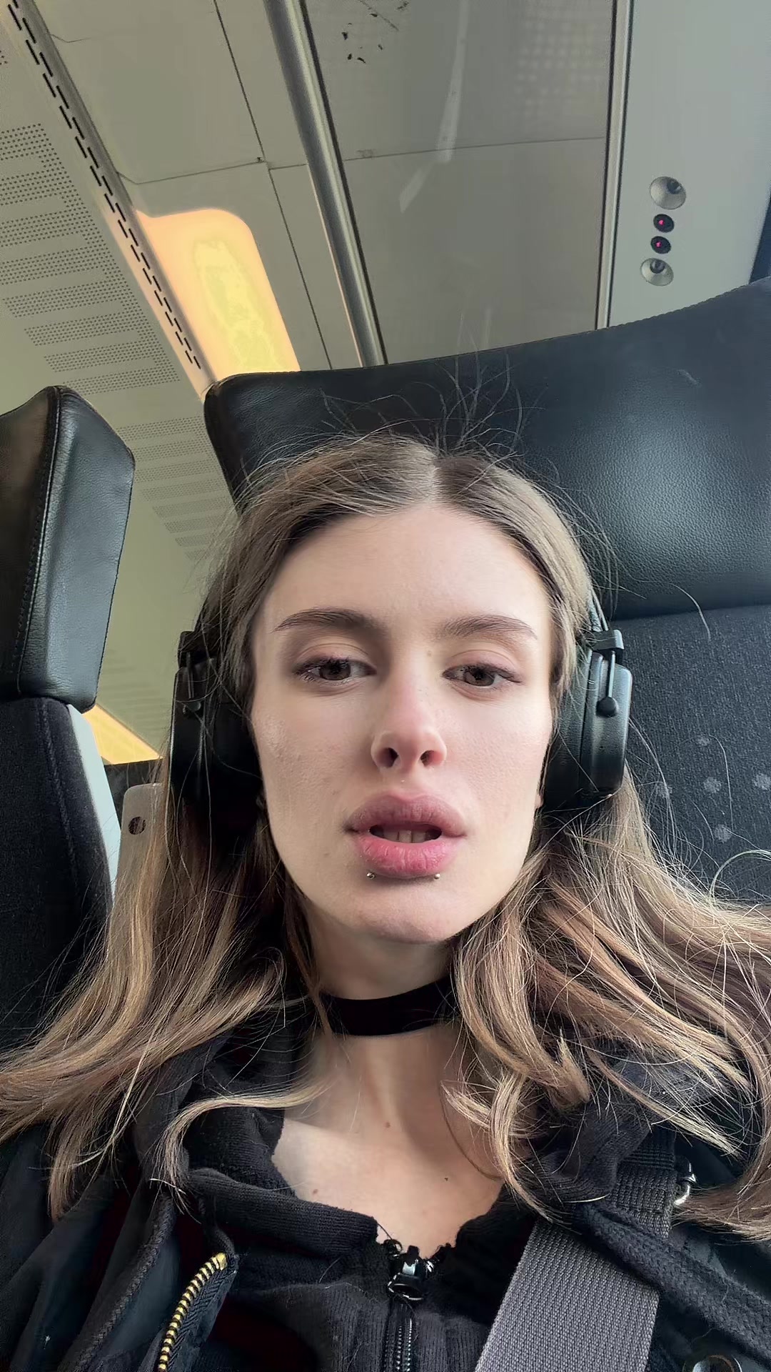 @Awemorre👁🗨