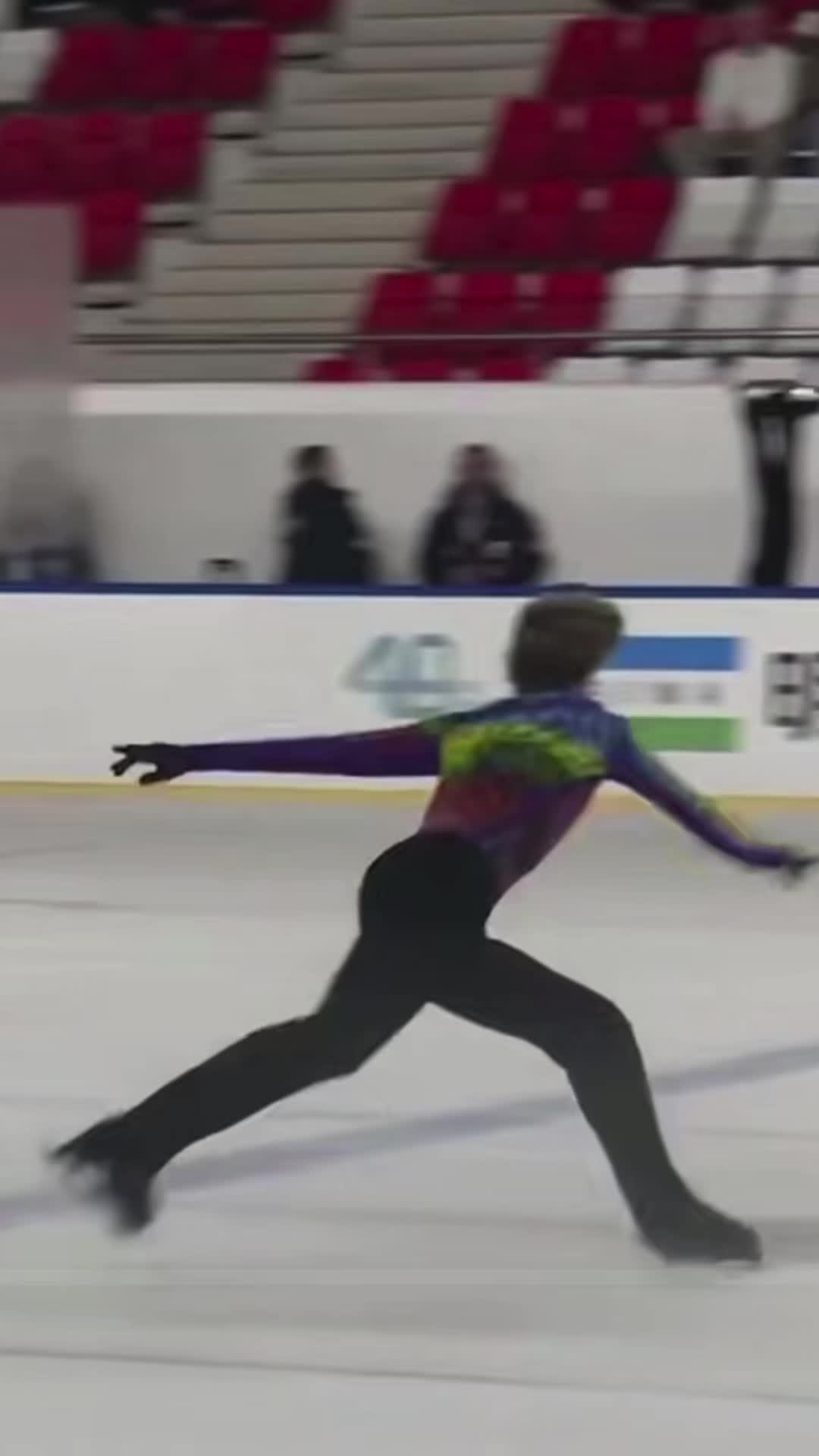 @След на льду⛸️