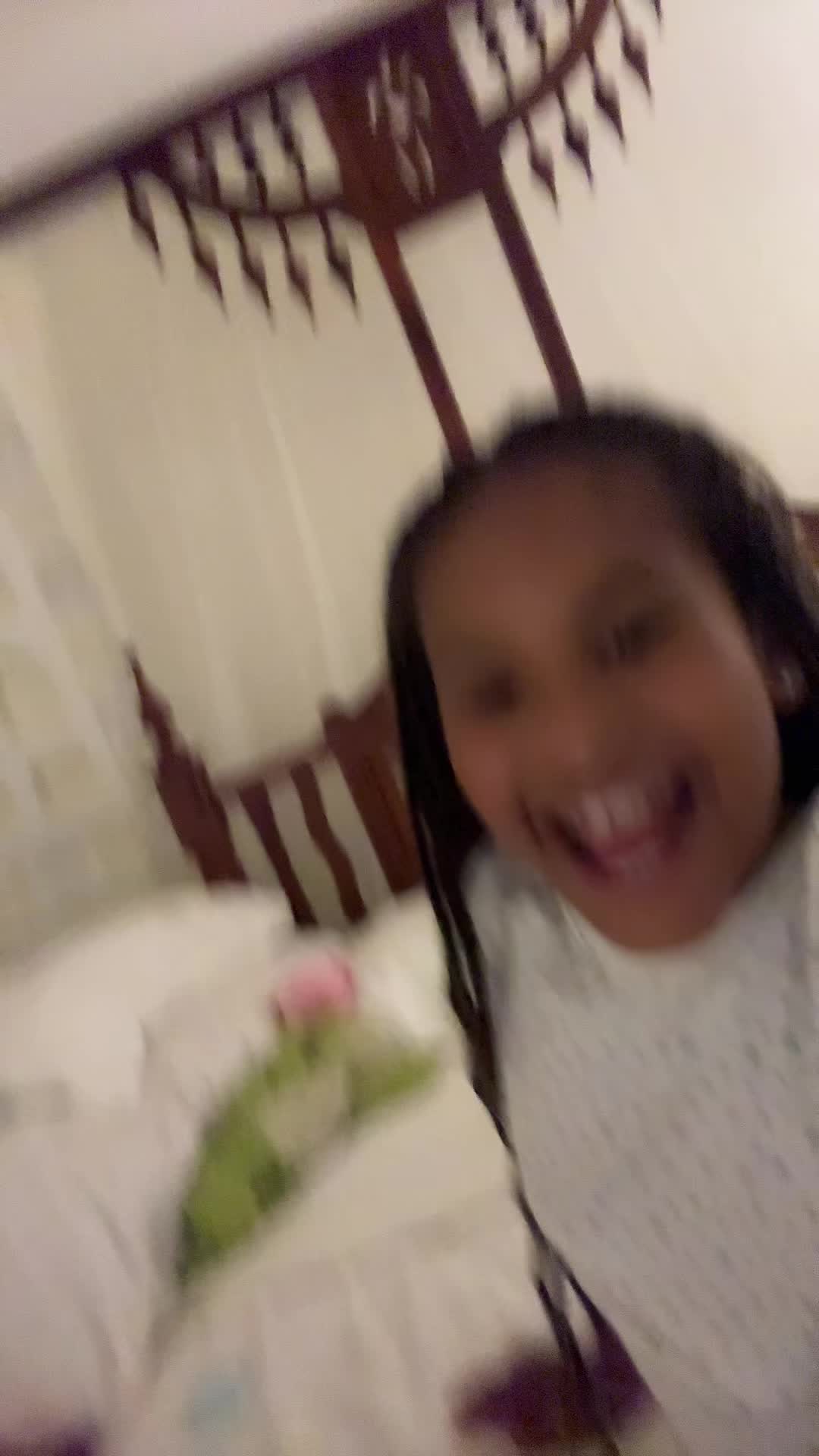 @Naomi 👧🏽 & Becci 👩🦰