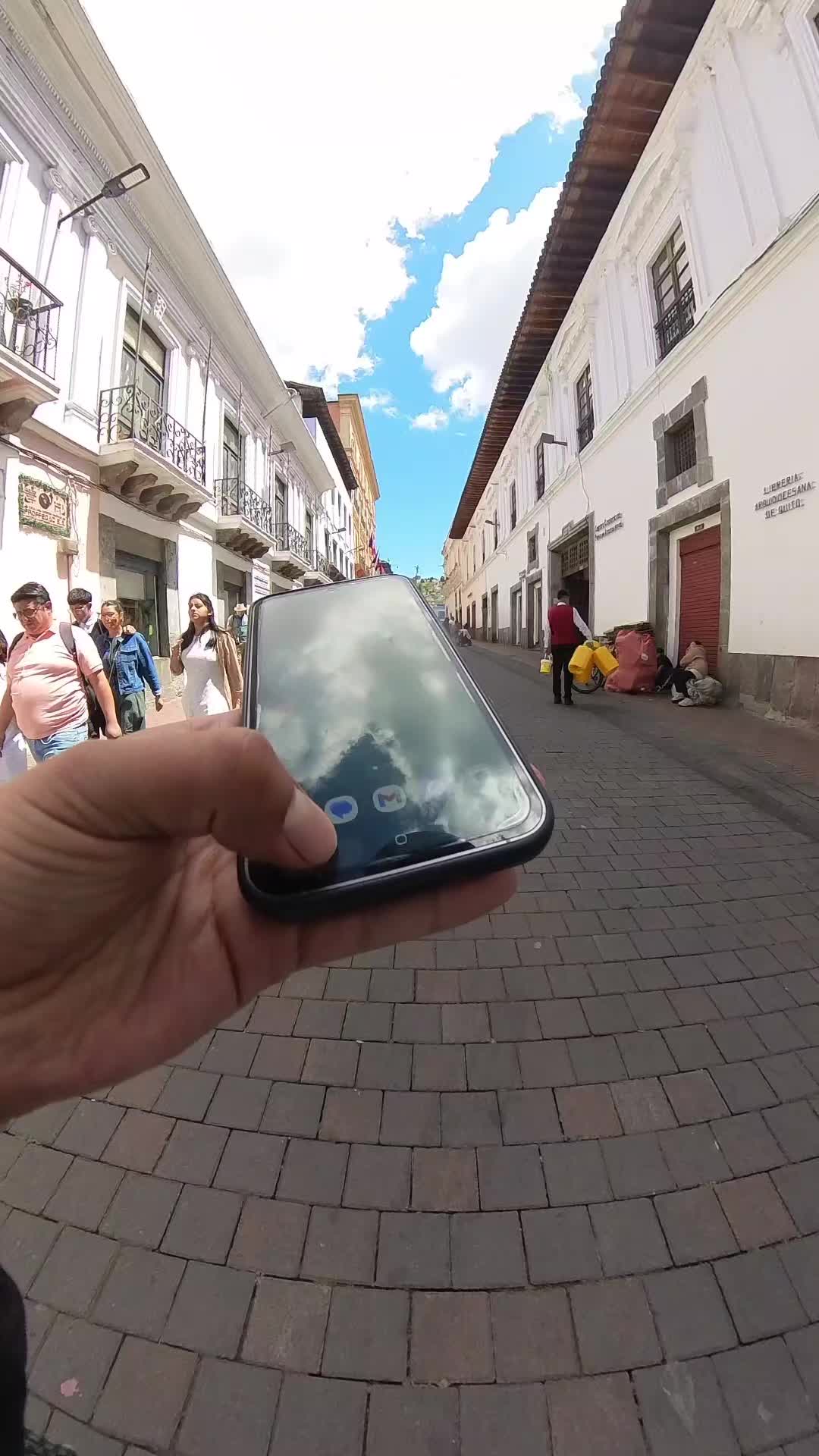 @D.León