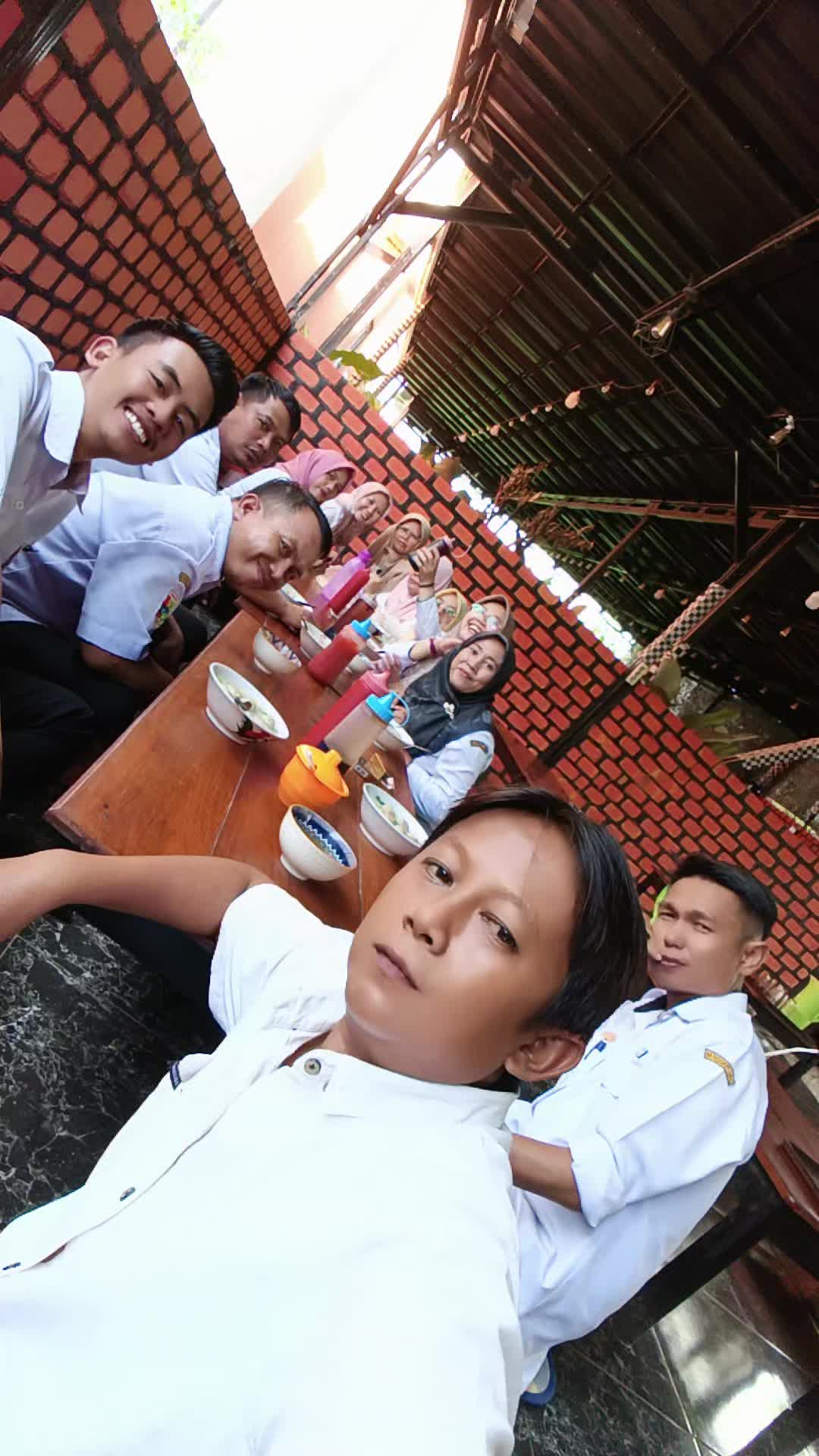 @pendri khenik