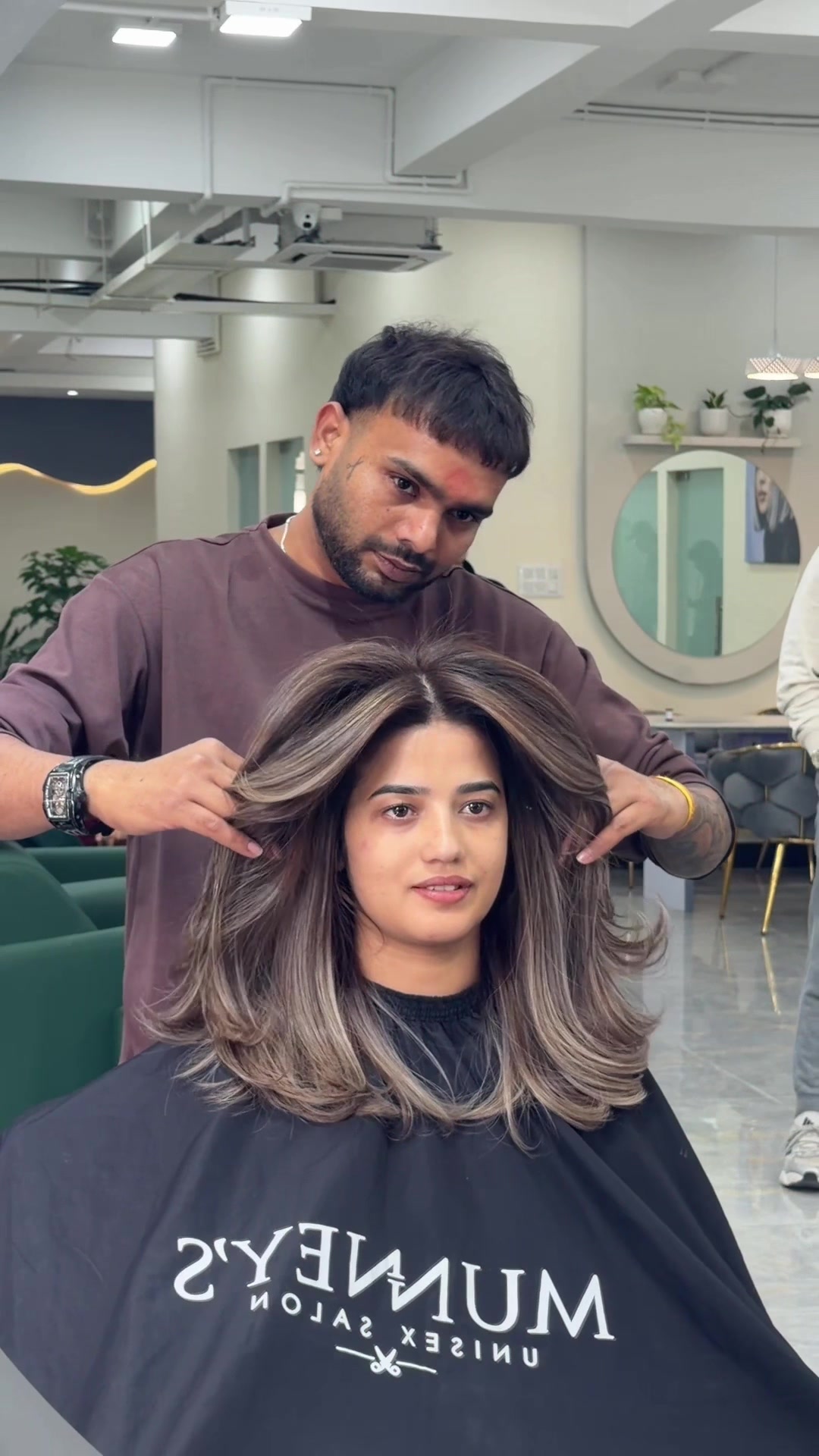 @Munney salon