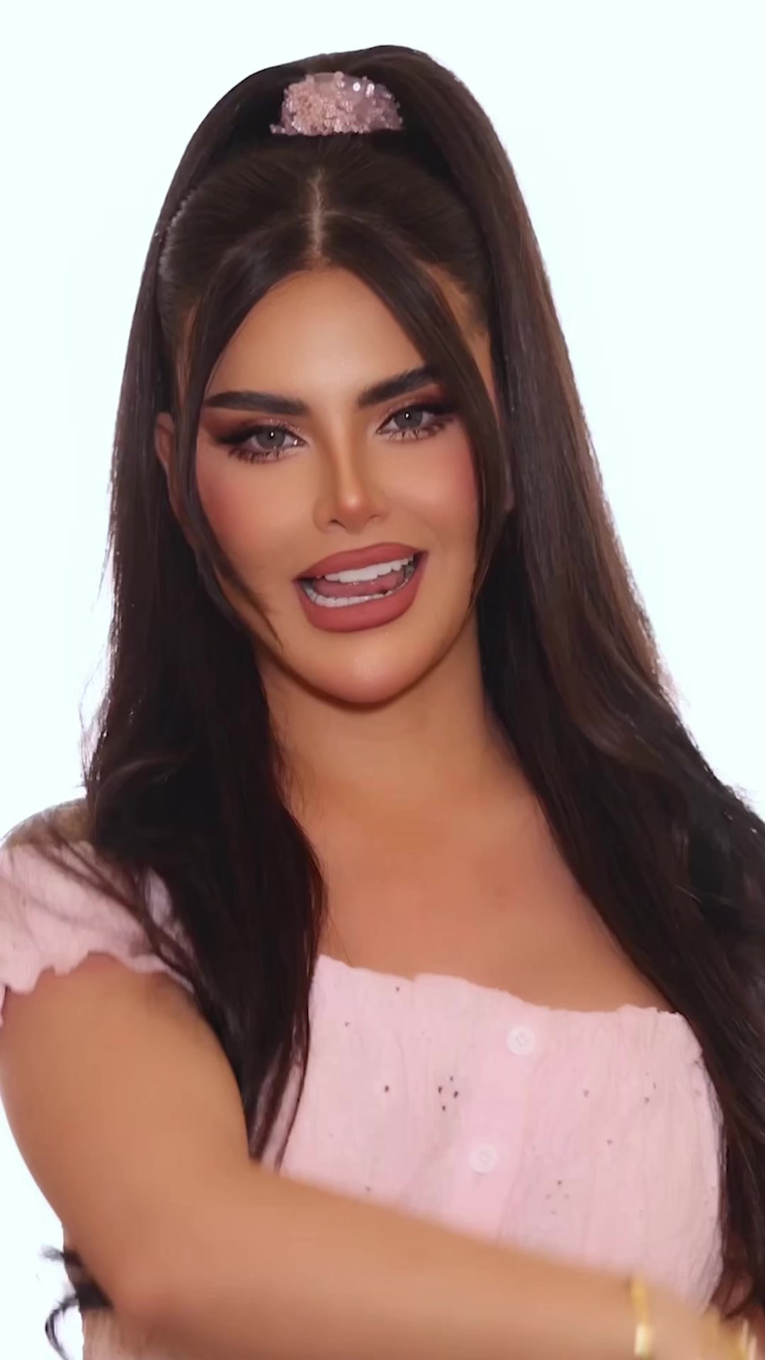 @halaalbouchi - هلا البوشي
