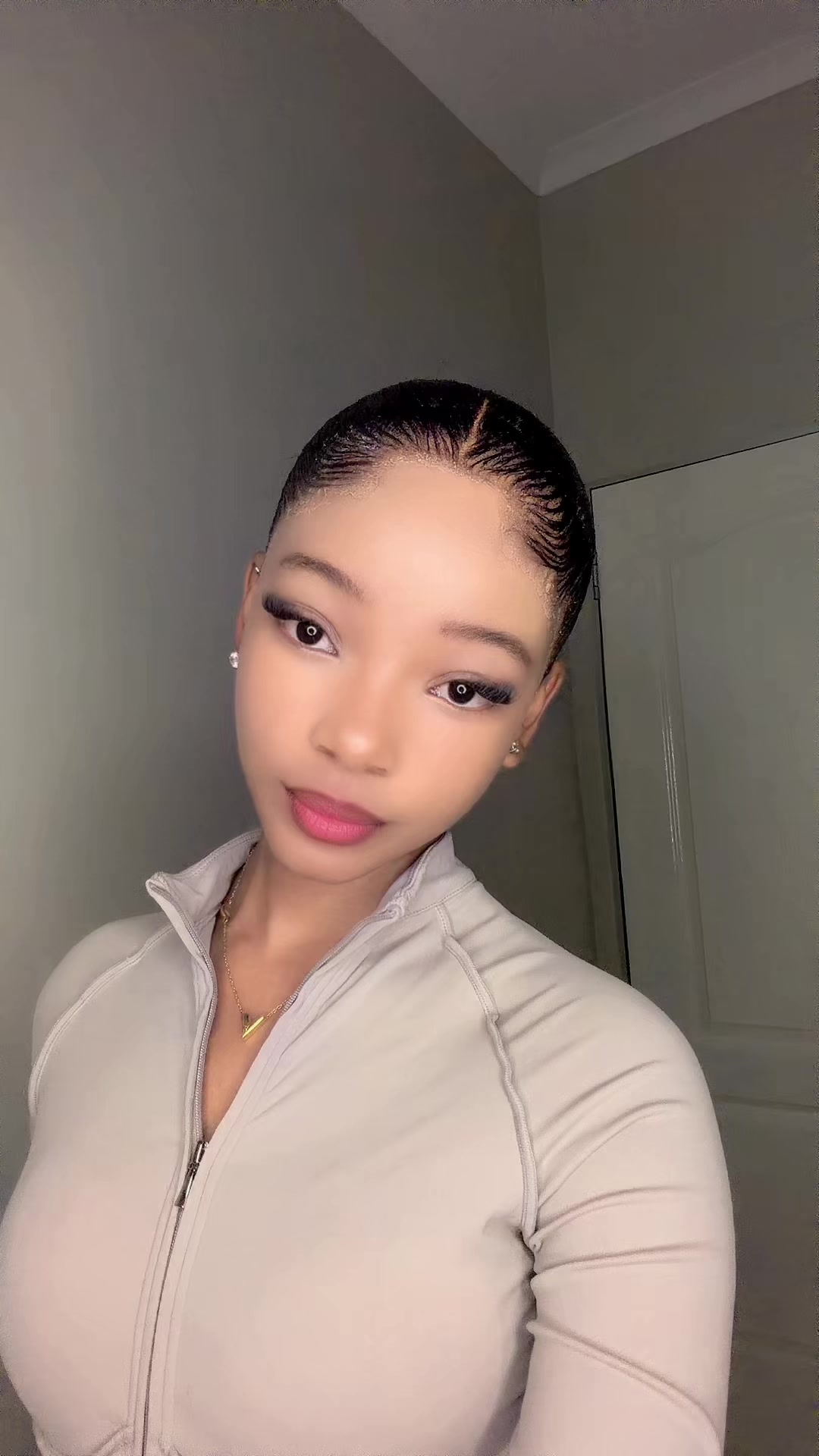 @€.