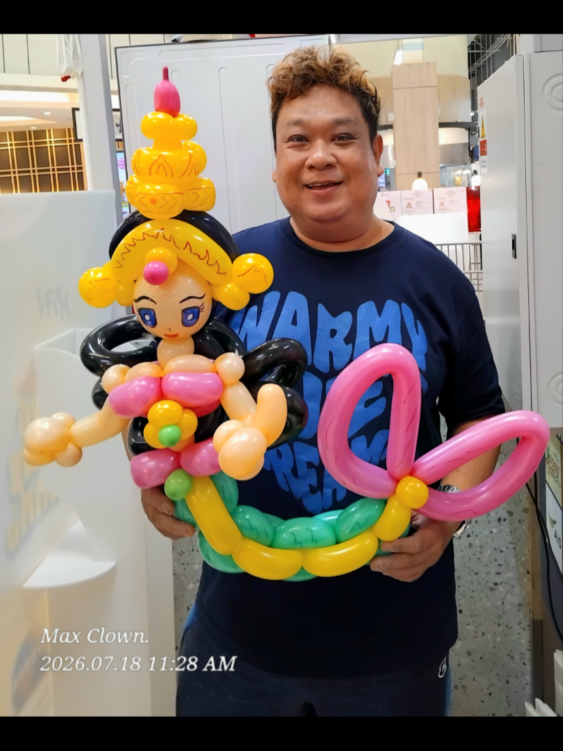 @Max Clown แชมป์บิดลูกโป่ง