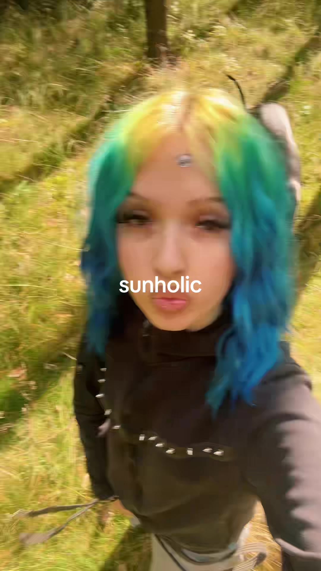 @⃟