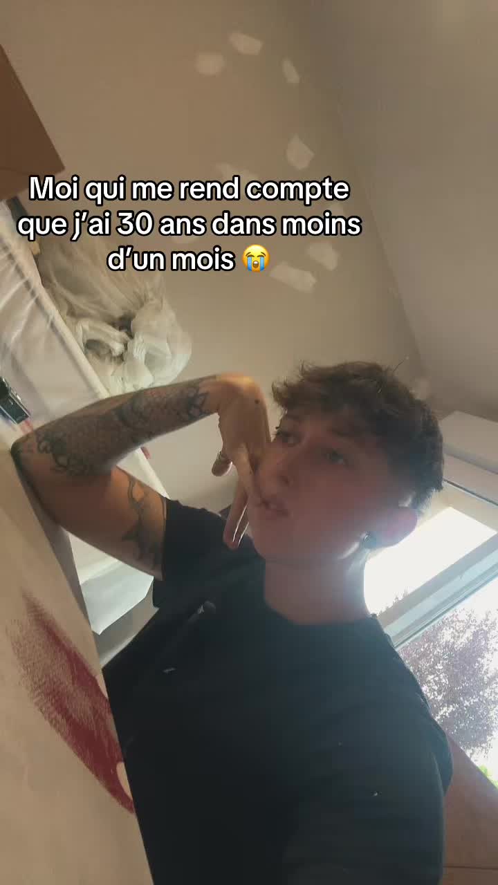 @Ma&euml;va 🖤🩶❤️