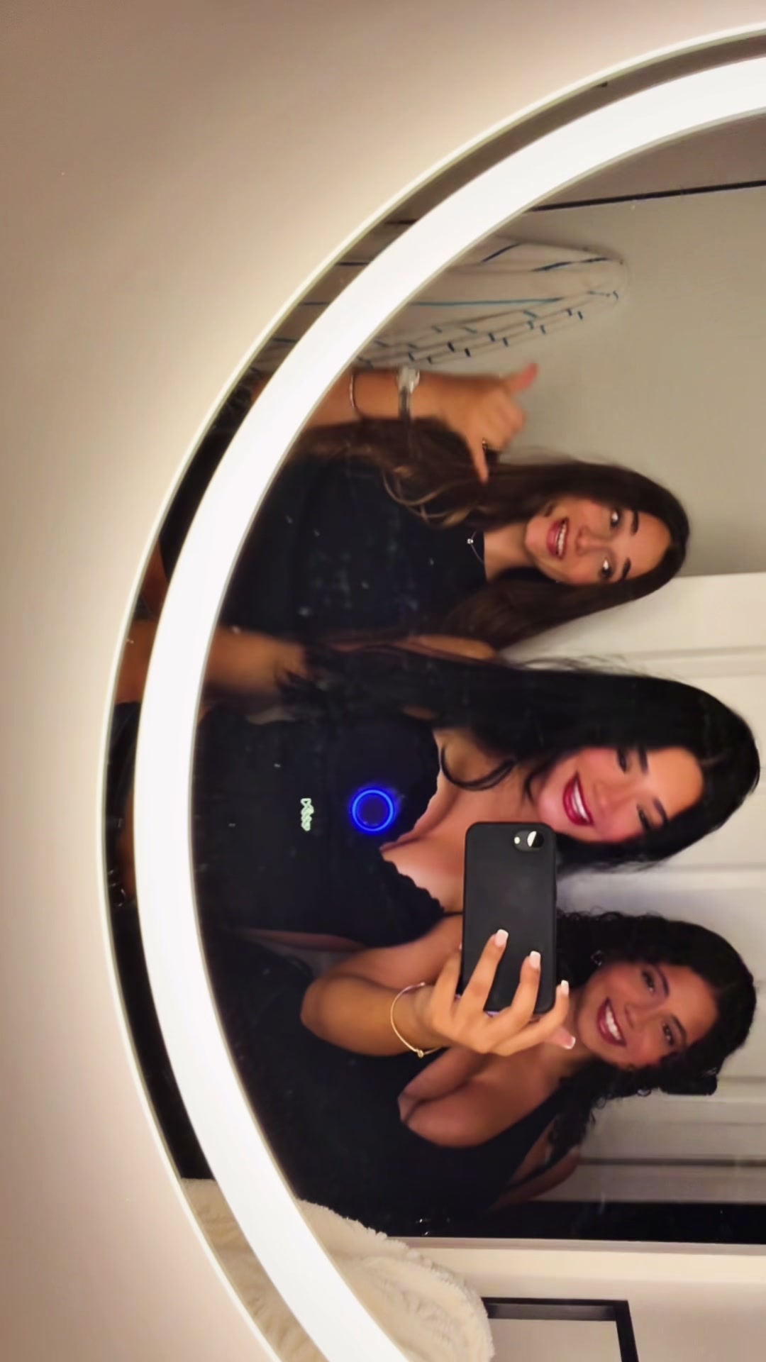 @arianaabondo