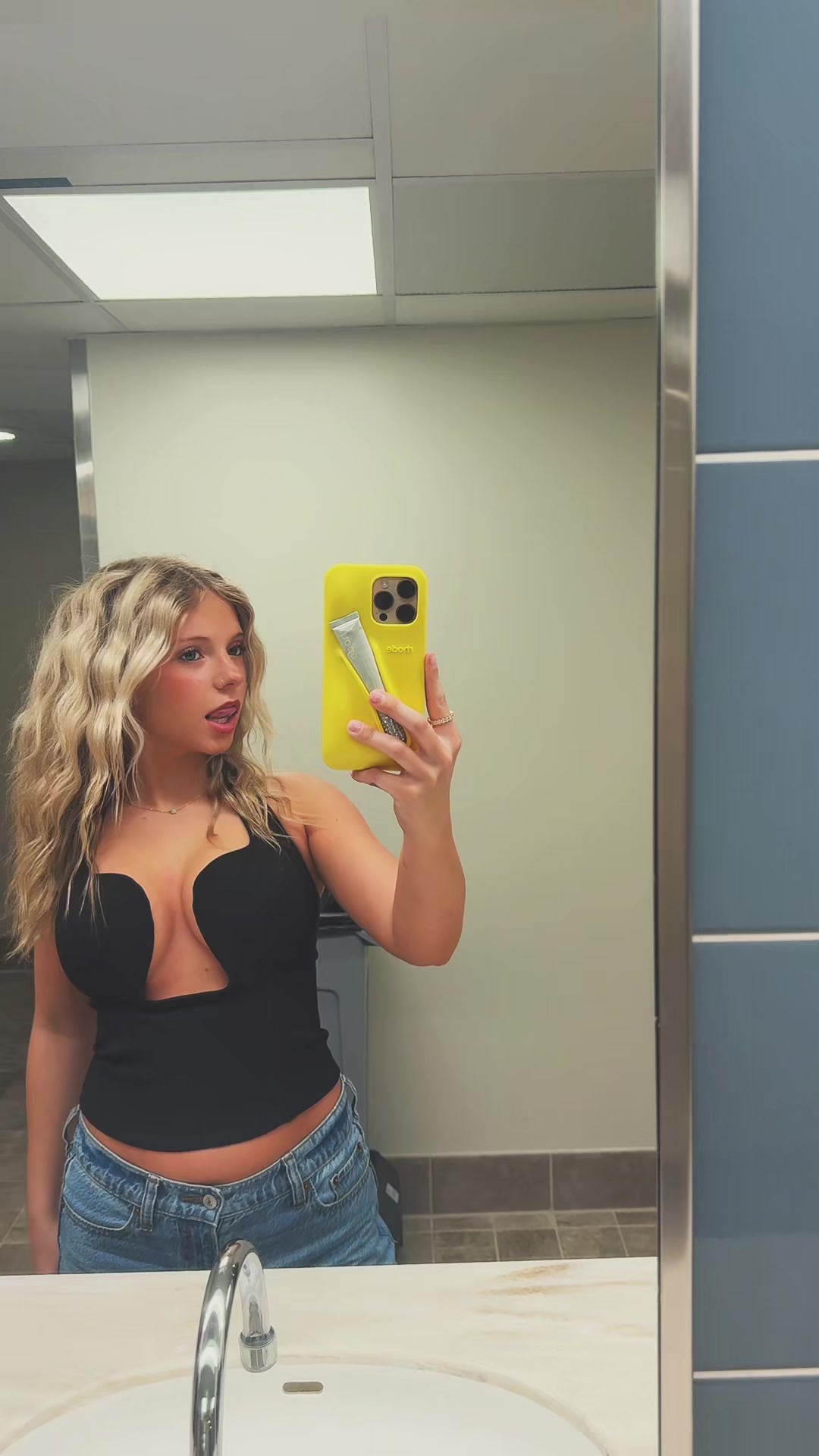 @blond3girlnooneknows