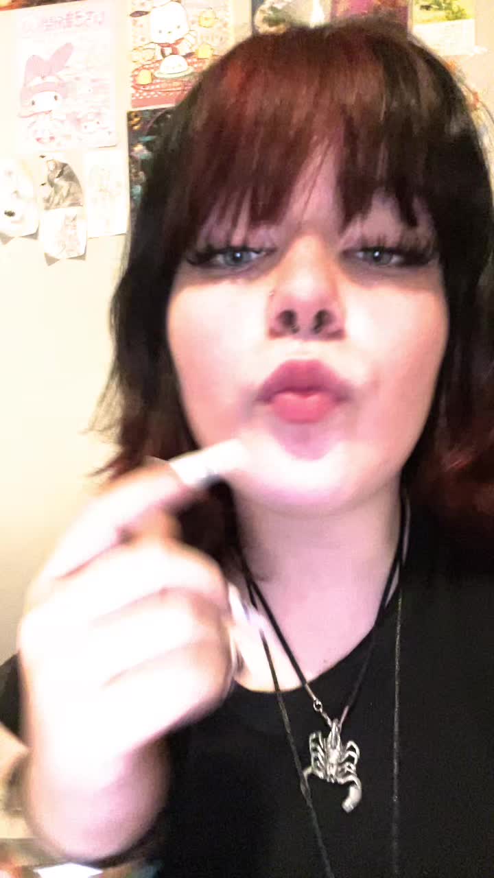 @Coco🦇𖣂