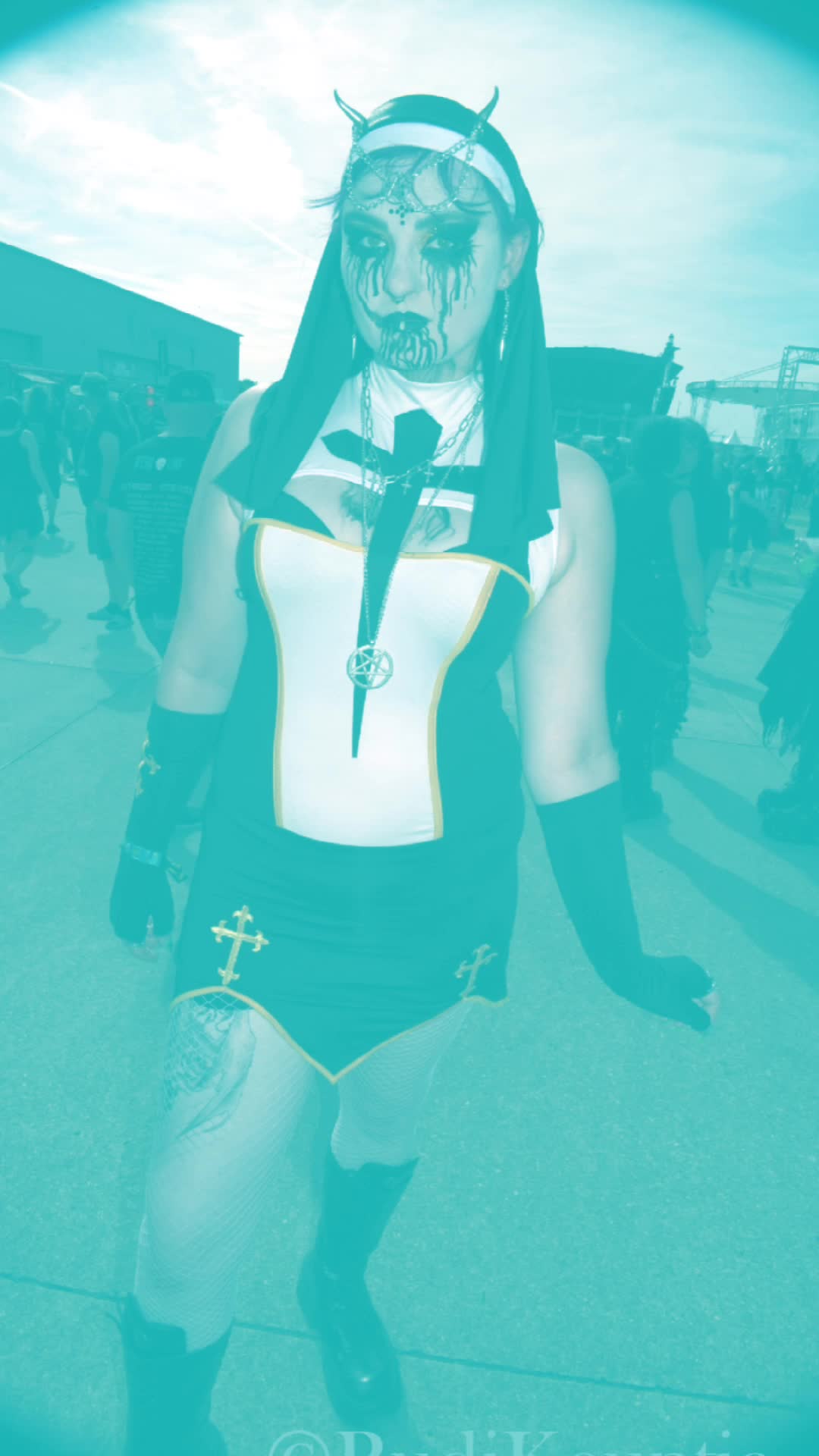 @GothMichi Team💚💜LariiVanHell