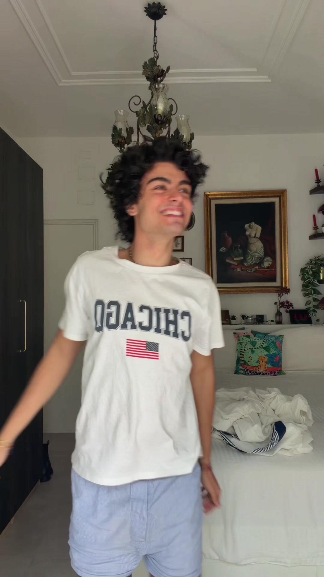 @ionlywearwhiteshoes