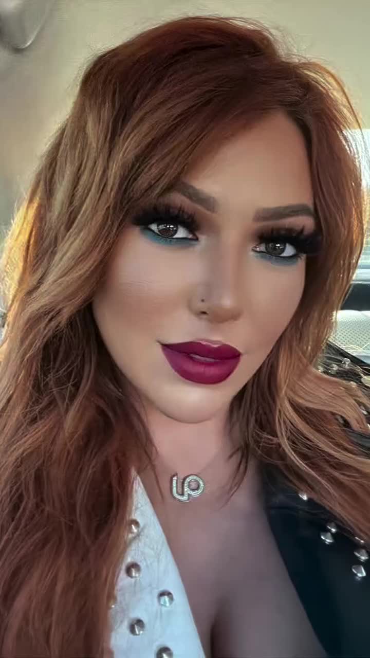 @Lauren Phillips ™️