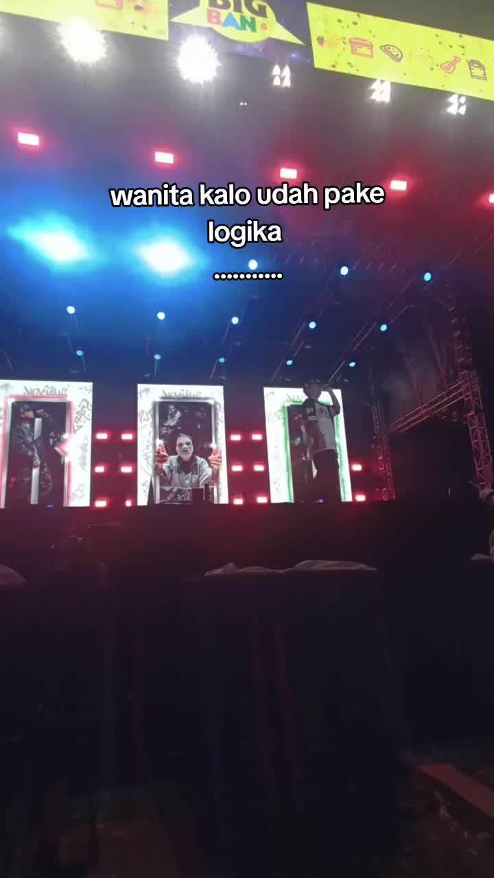 @©éπ°¥°