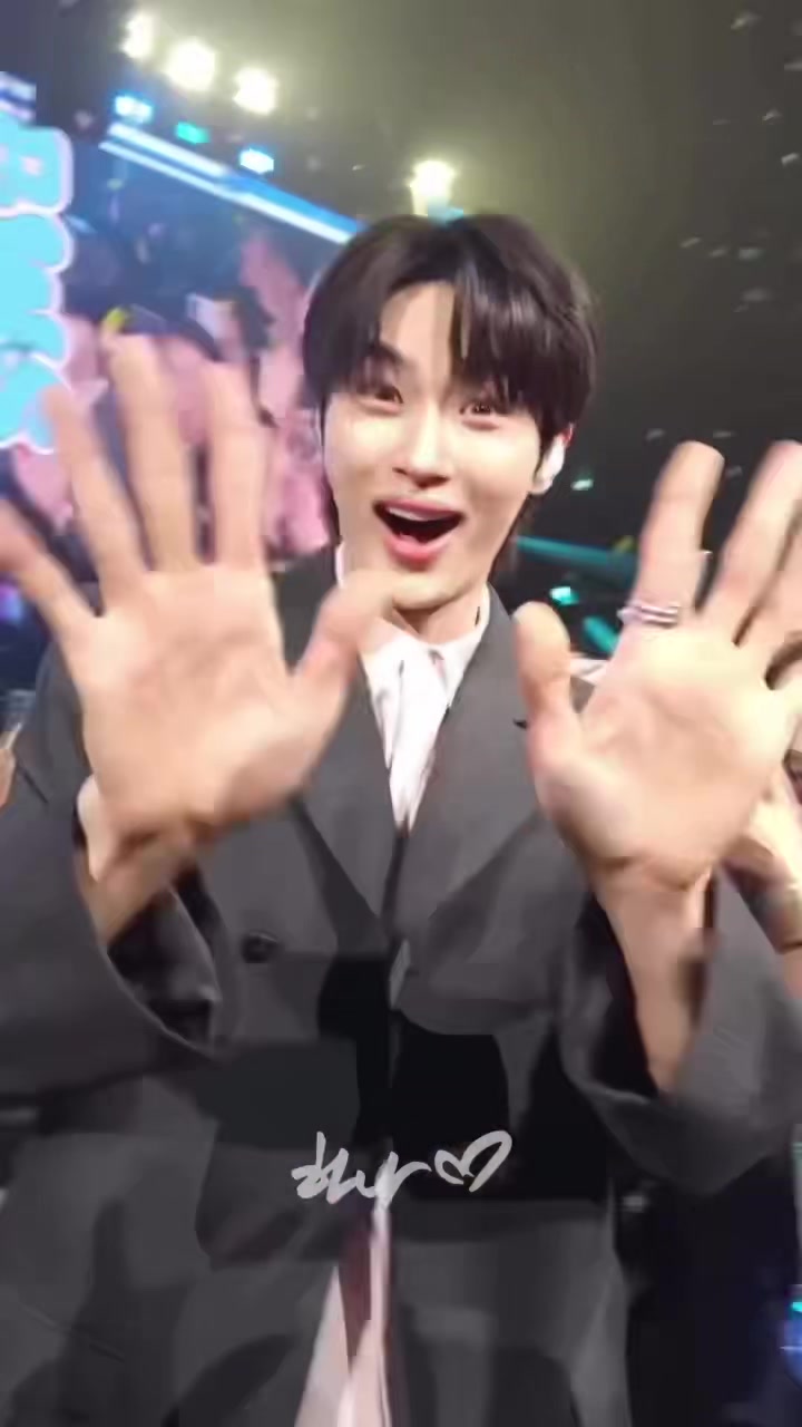 @wooseok