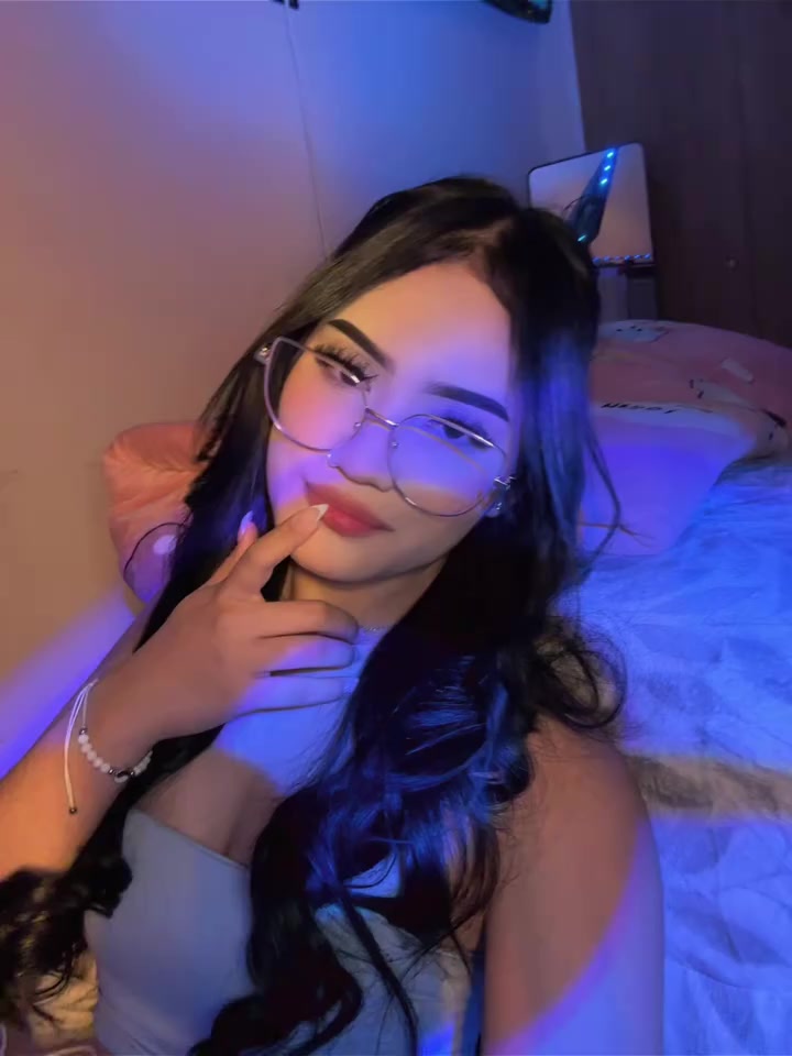 @Cᴀᴍɪʟᴀ Gᴏɴᴢᴀʟᴇᴢ  ᥫ᭡