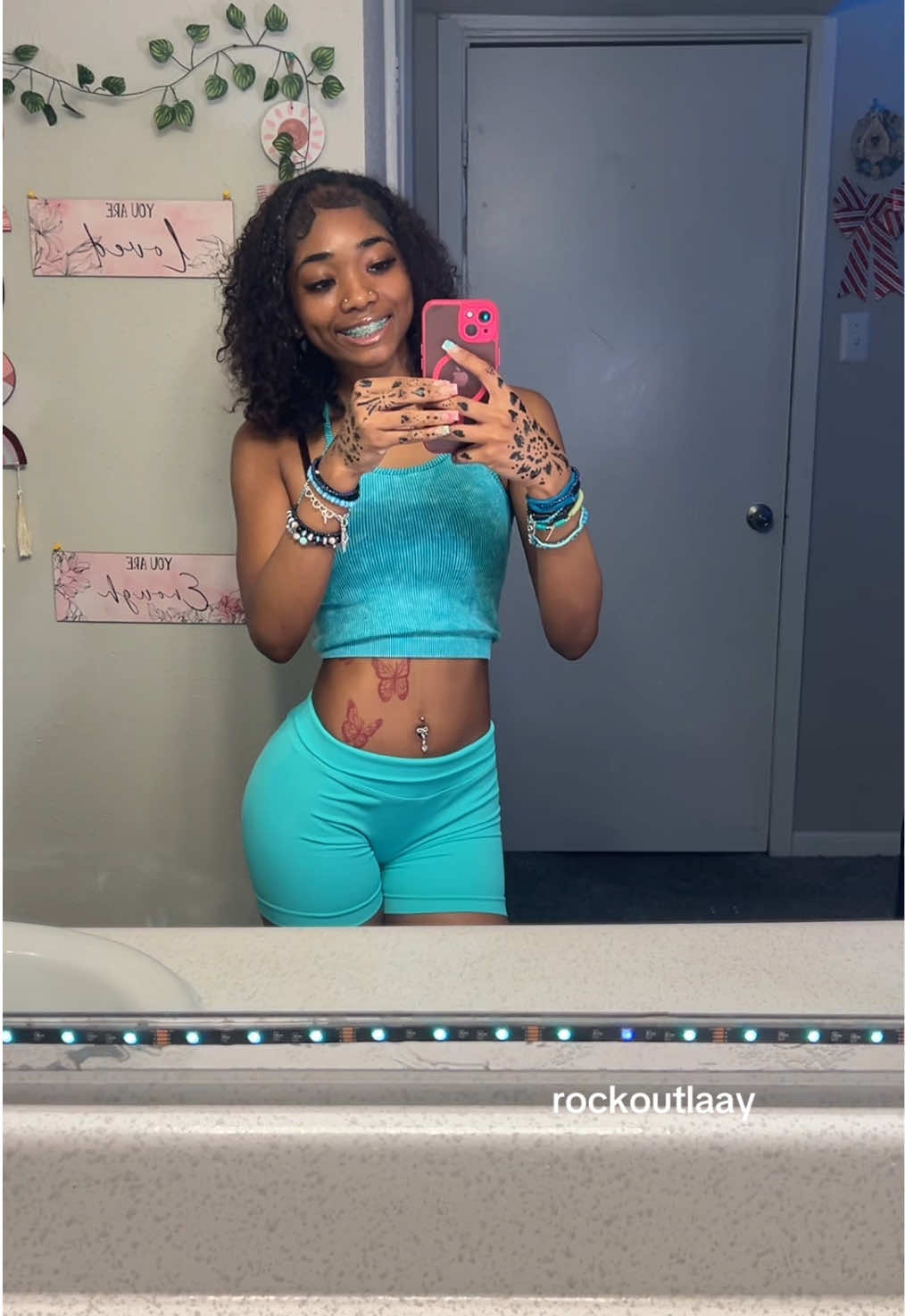 @rockoutlaay