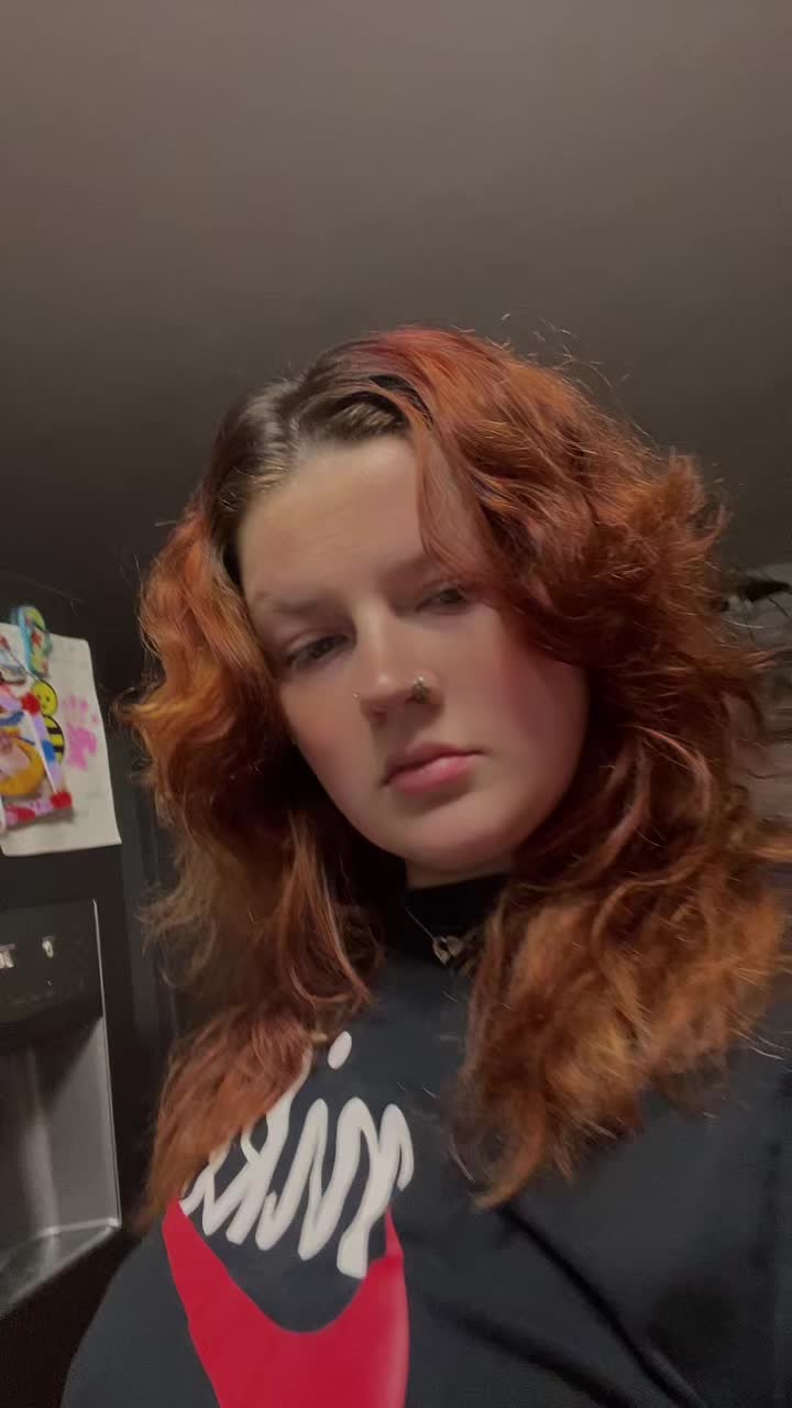 @Biancaaaa💜👣
