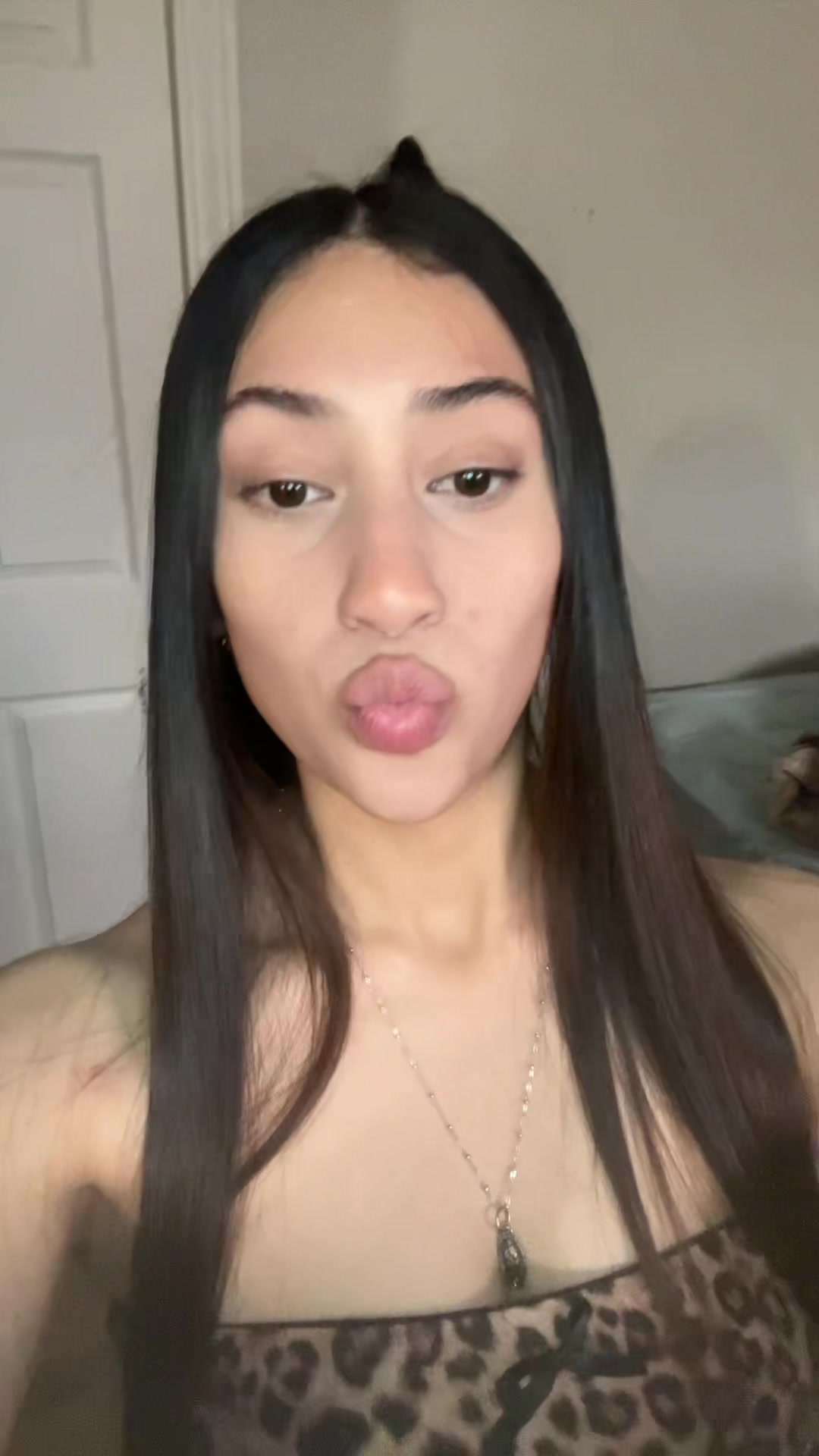 @️