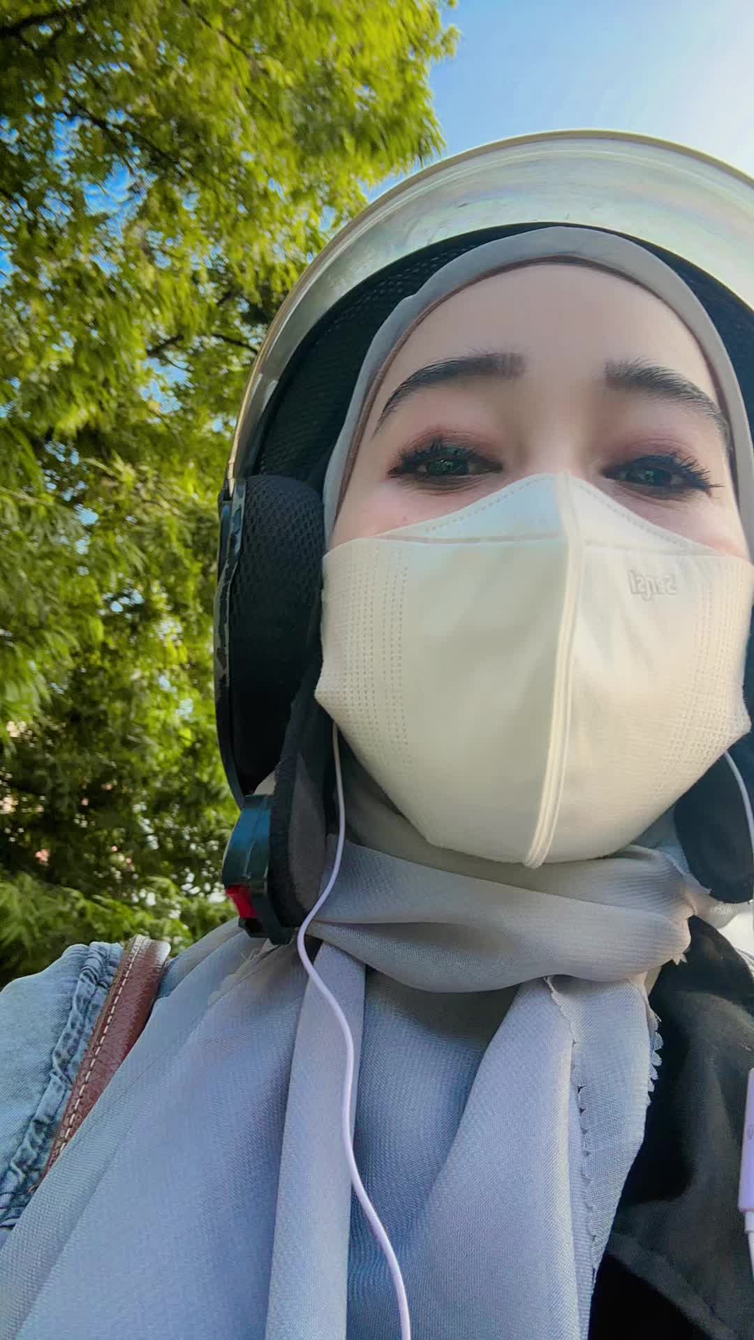 @LovaNova 🦋