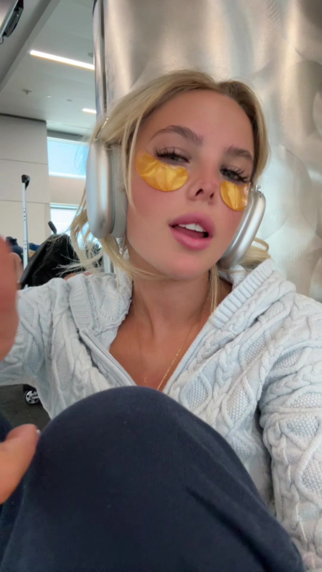 @elliebluegregoria