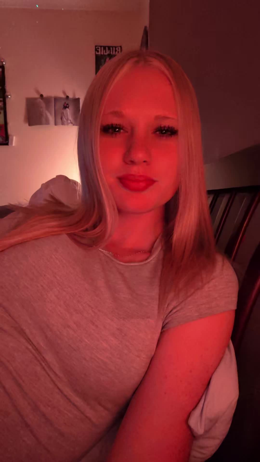 @ellaa🕸️