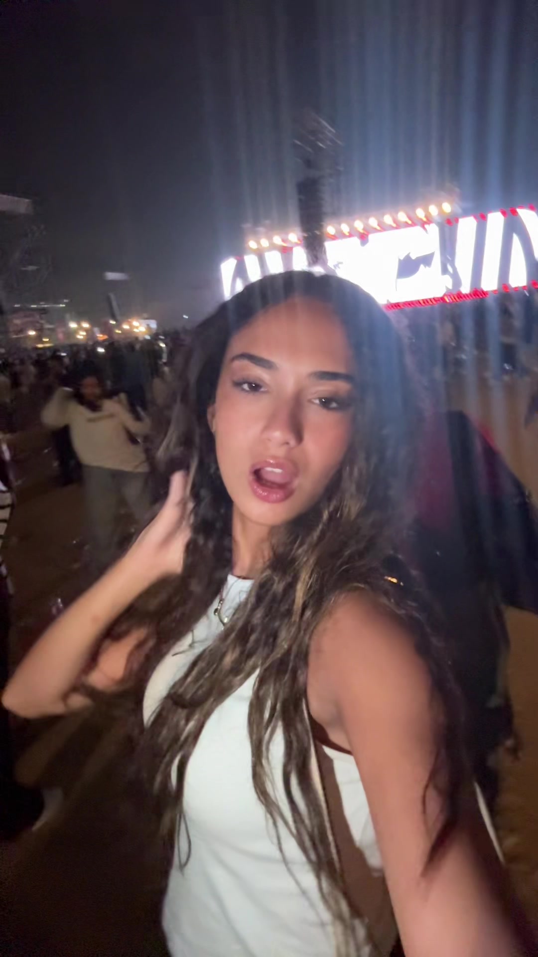@Lara<3