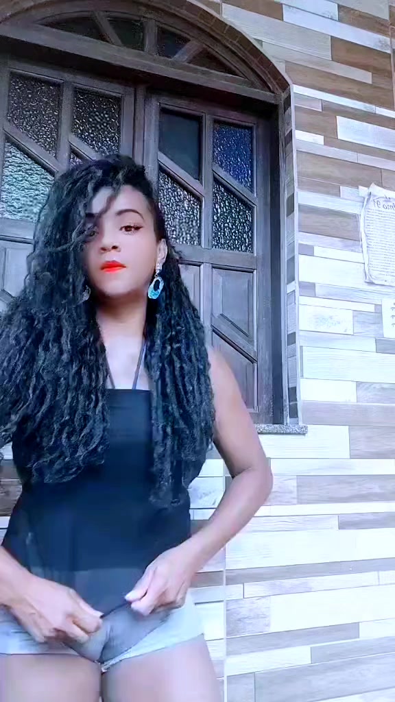 @Lucy a guria do short sexy
