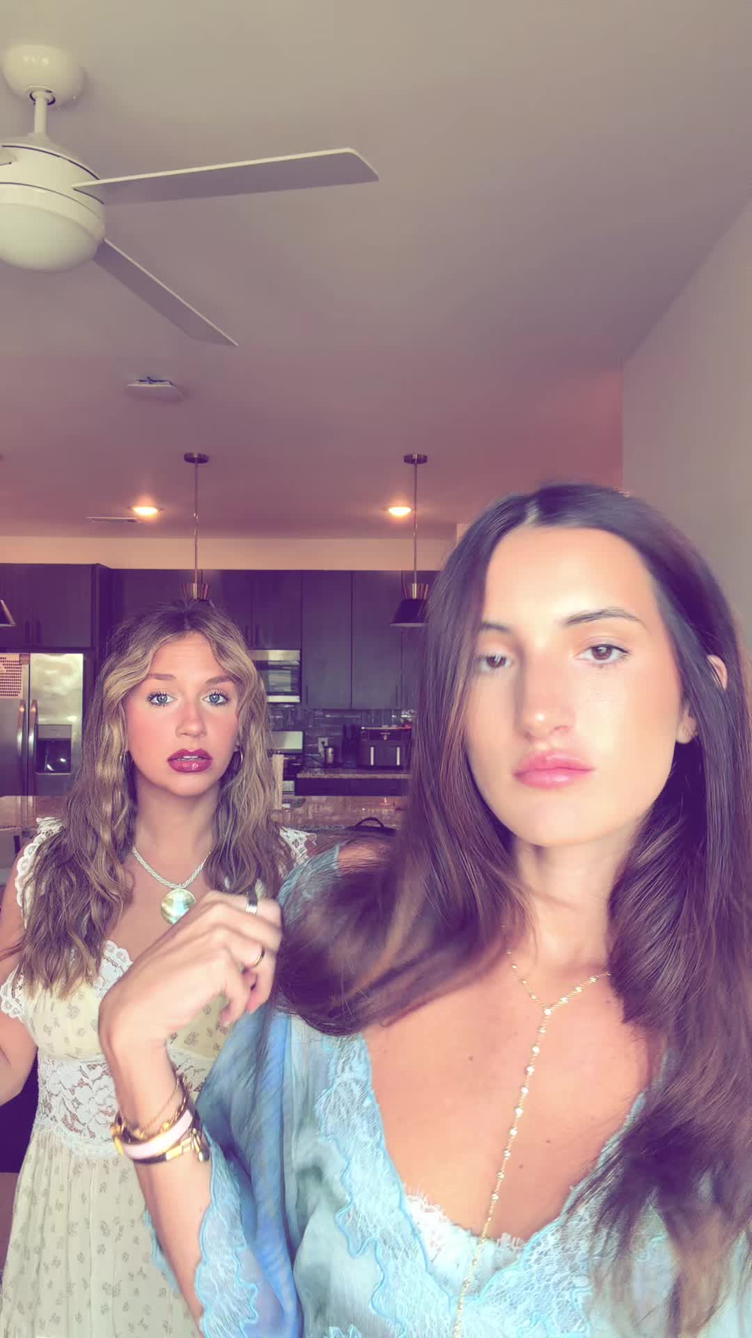@bella