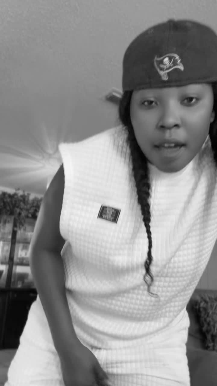 @theblackqueen25