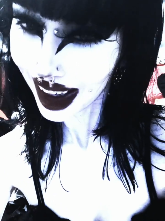 @lexi 🕸🖤