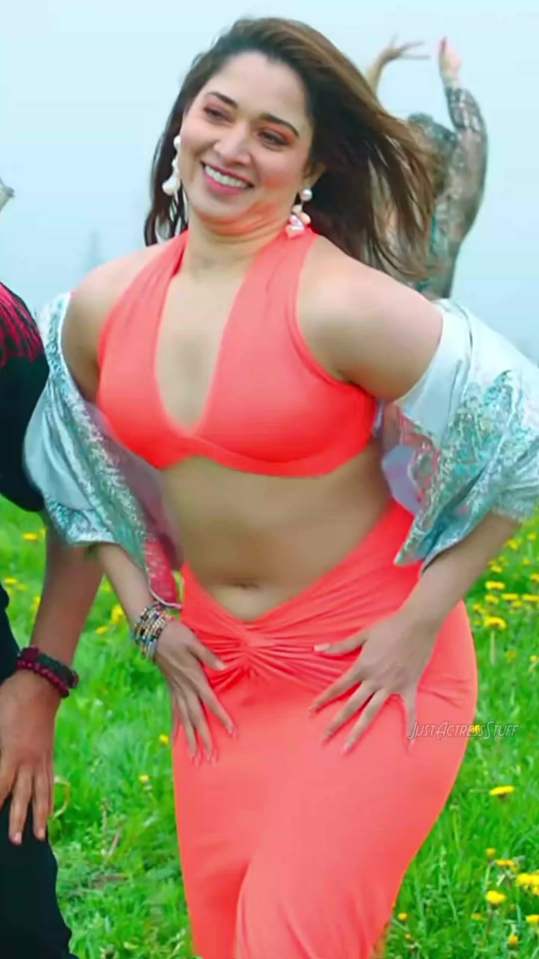 @tmania Bhatia mix actress