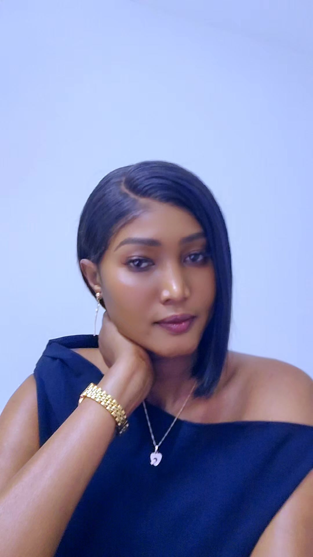 @QueenAheu