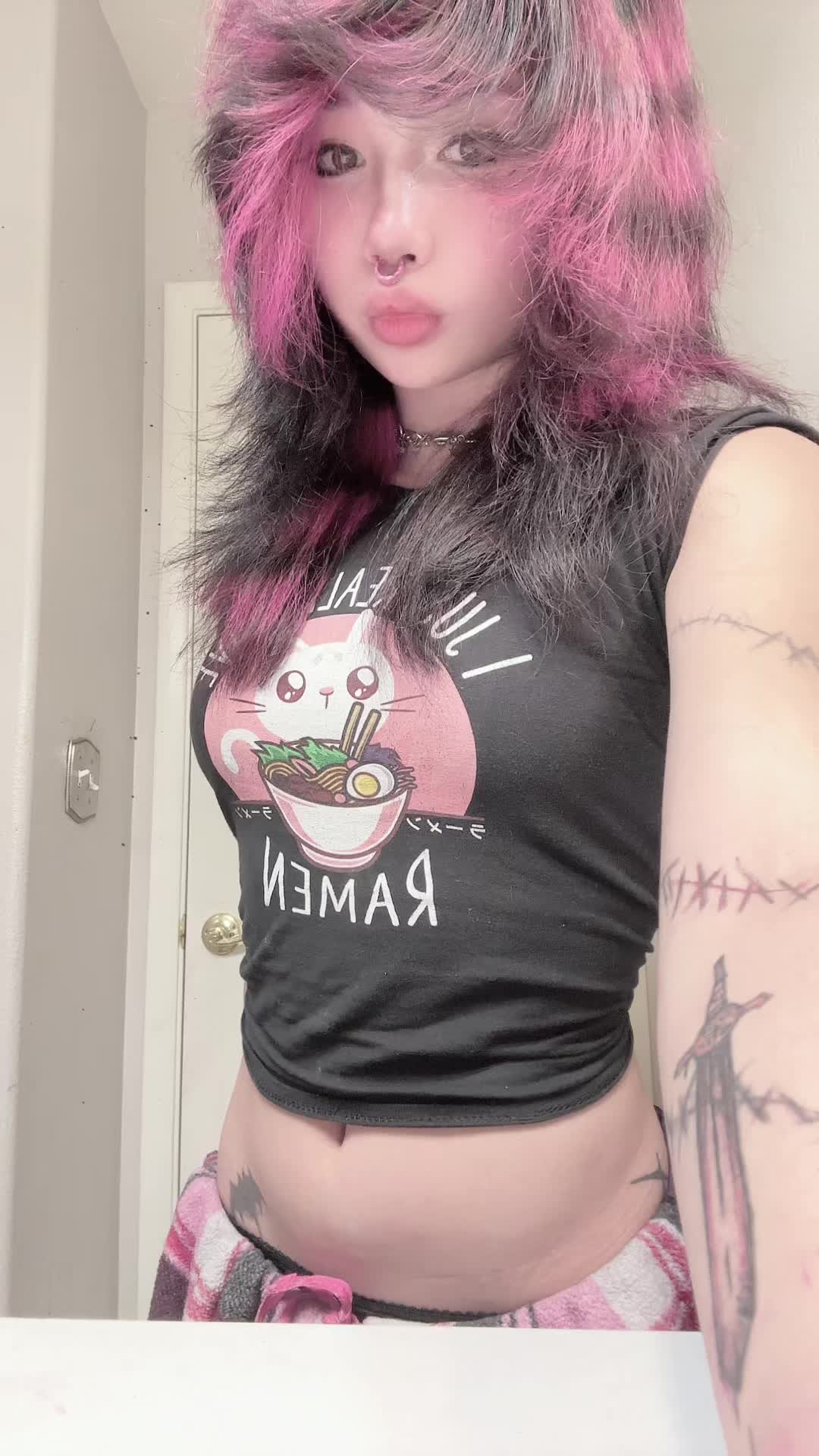 @yummyknivez