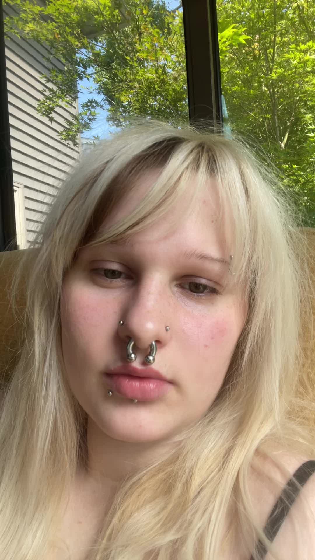 @(stella) not underboob