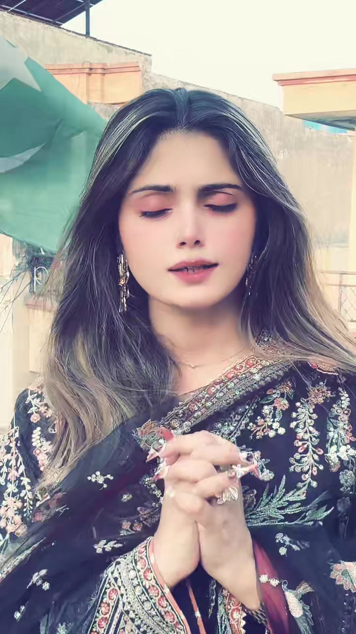 @Pretty Amna ❤️