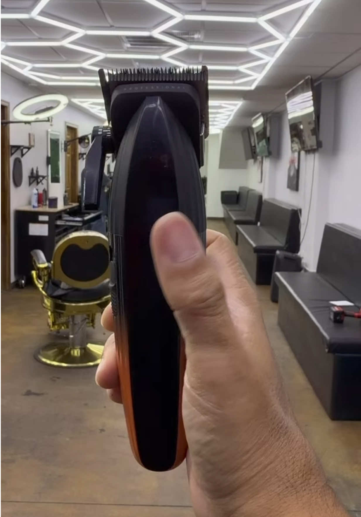 @Jisai Barber