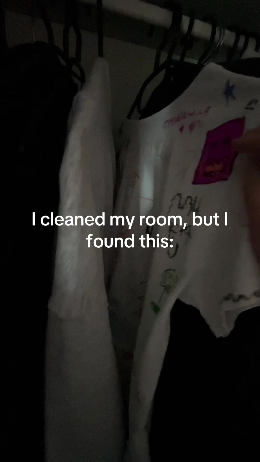 @𖣂