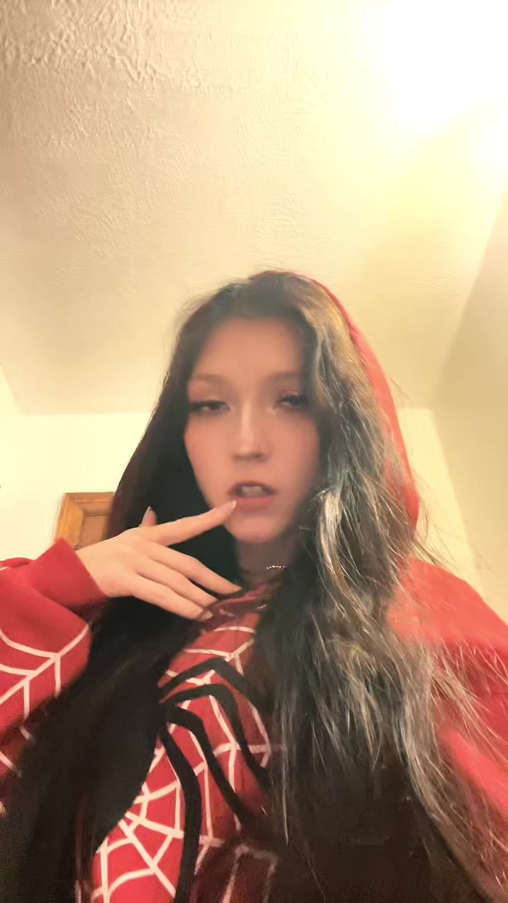@alexis🧿🖤🌿