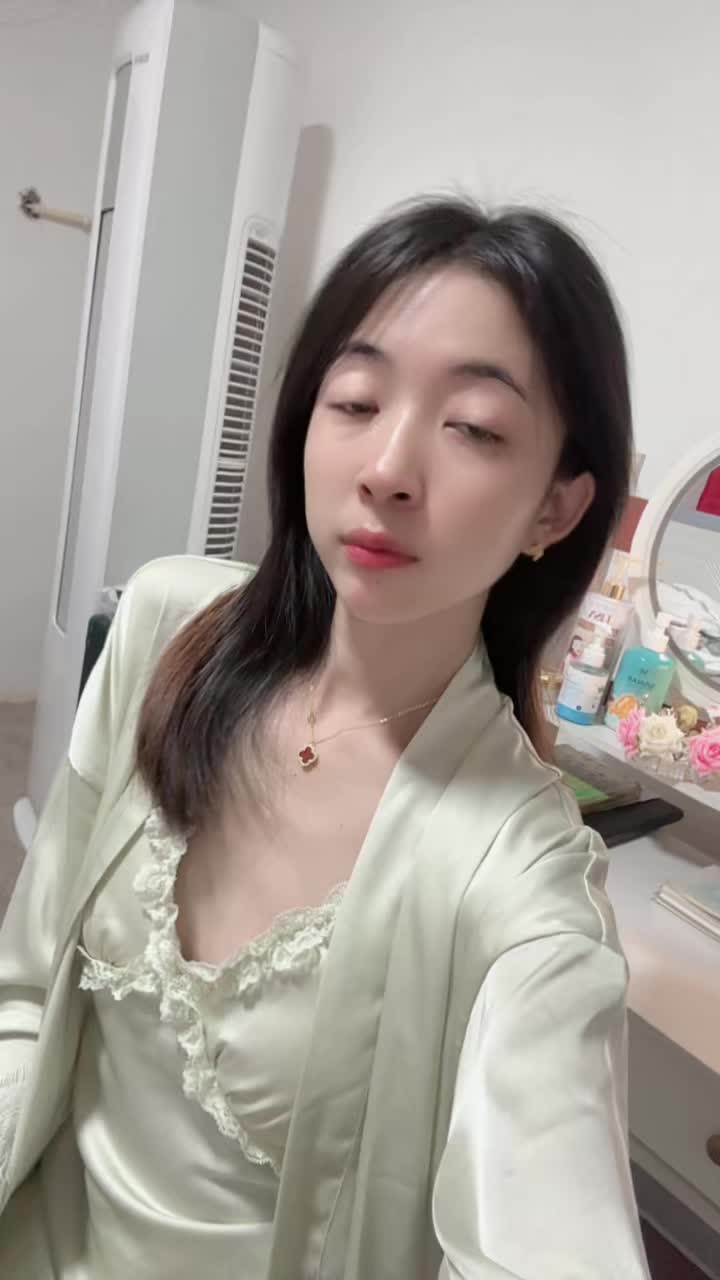 @ເຟສJoyLaojoung钟菲菲🥳📦🇨🇳🛍️👗