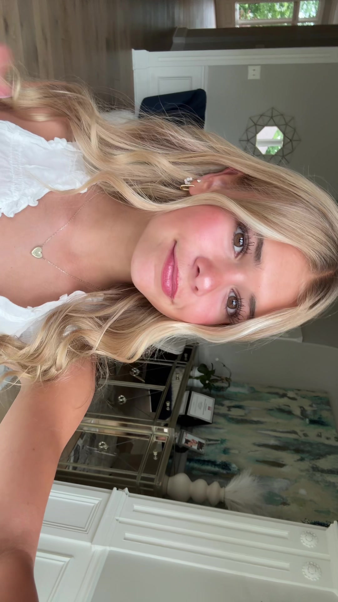 @isabelaug25