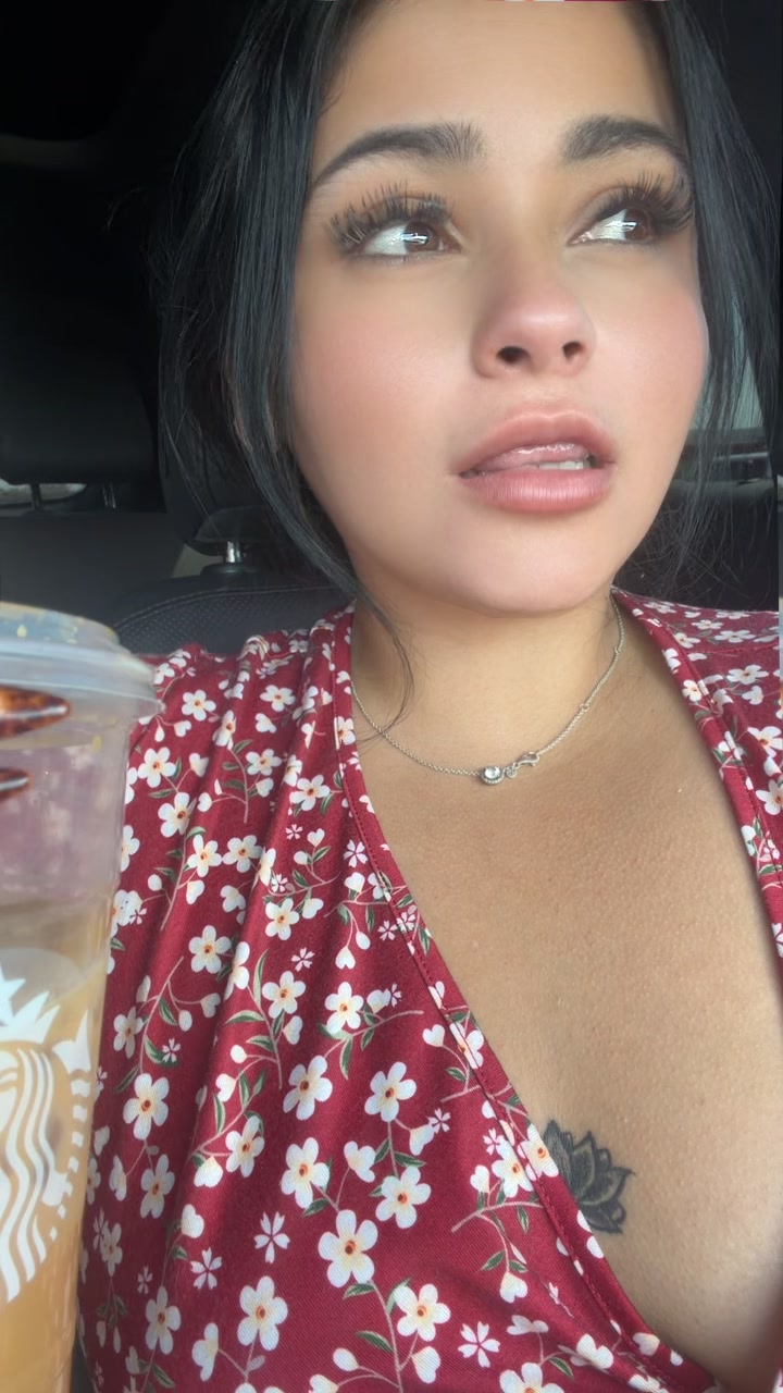 @🍑🥭Lady Millones🥭🍑